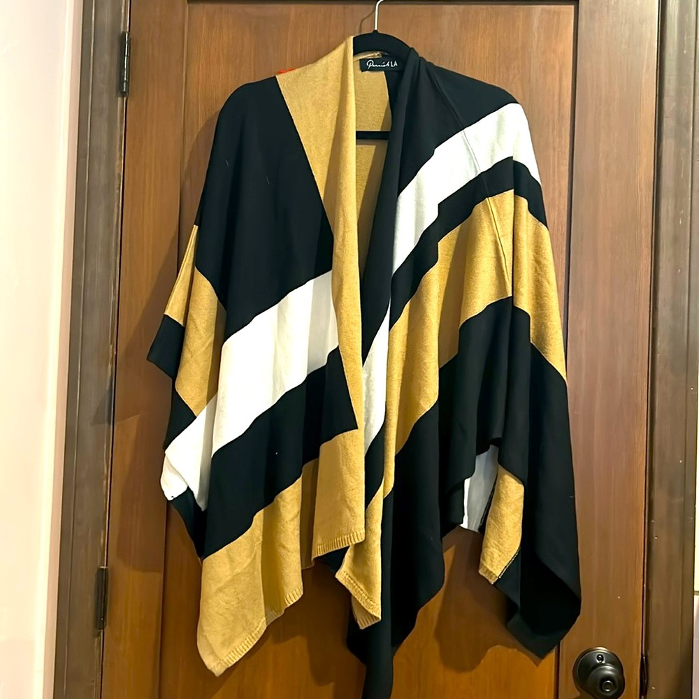 NWT Parrish LA shrug/smock one size